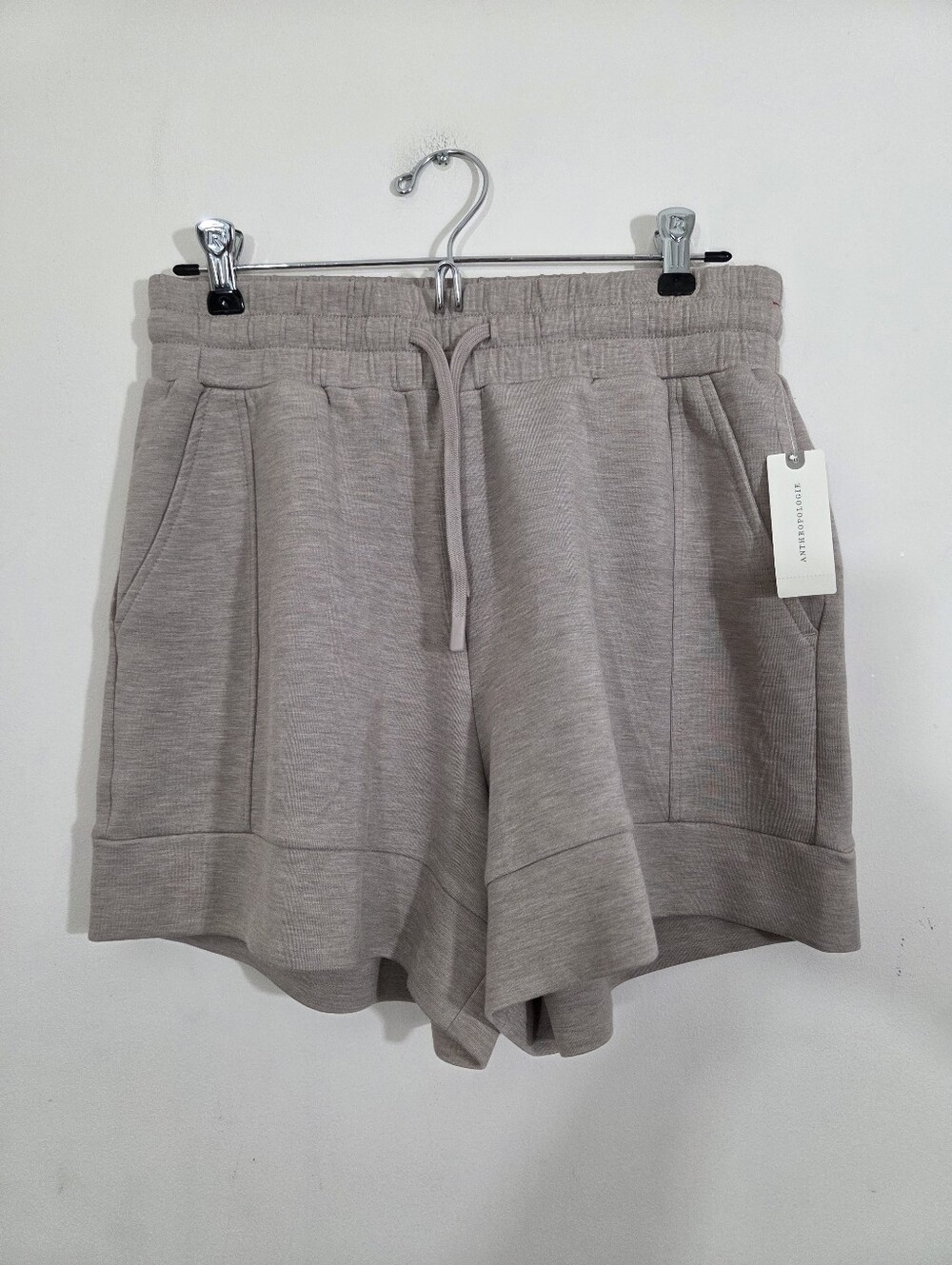 NWT Varley x Anthropologie Atrium High Rise Short Doublesoft Taupe Size Medium - Picture 10 of 11